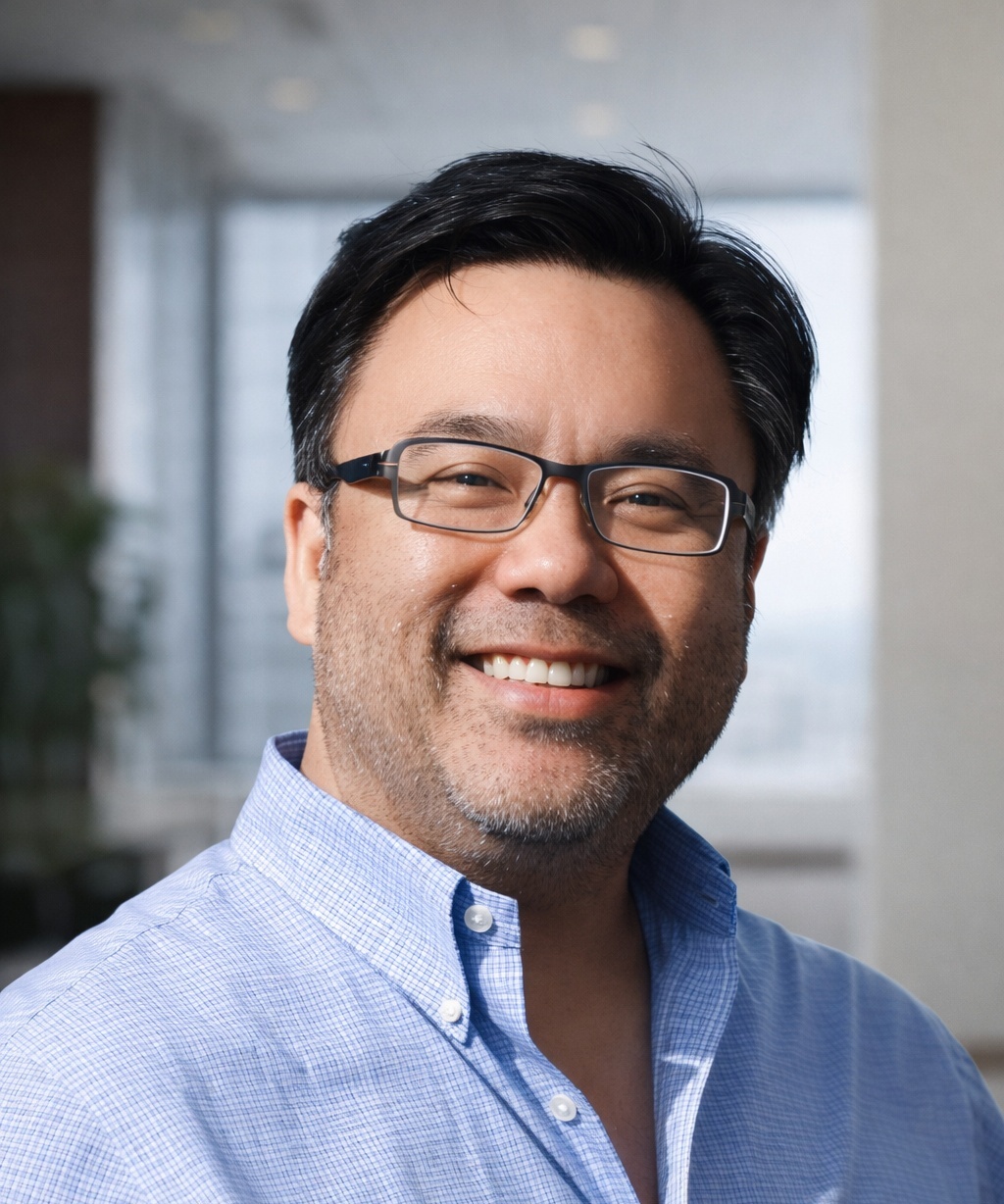 Eugene Kim headshot